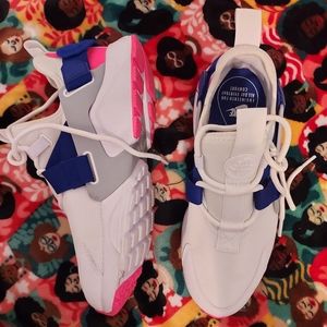 Ladies Nike sneakers